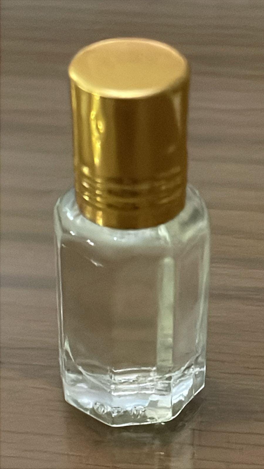 Bakarat Rouge Fragrance Oil:This rich and captivating fragrance is perfect for both men and women, is warm, sophisticated,and unforgettable.